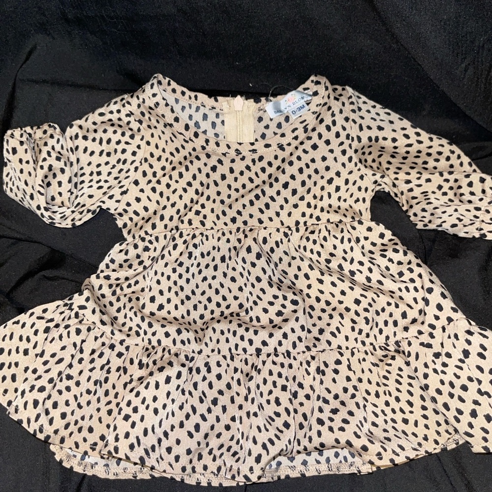 Casual Cream and Black Peplum Dress with Puff Sleeves